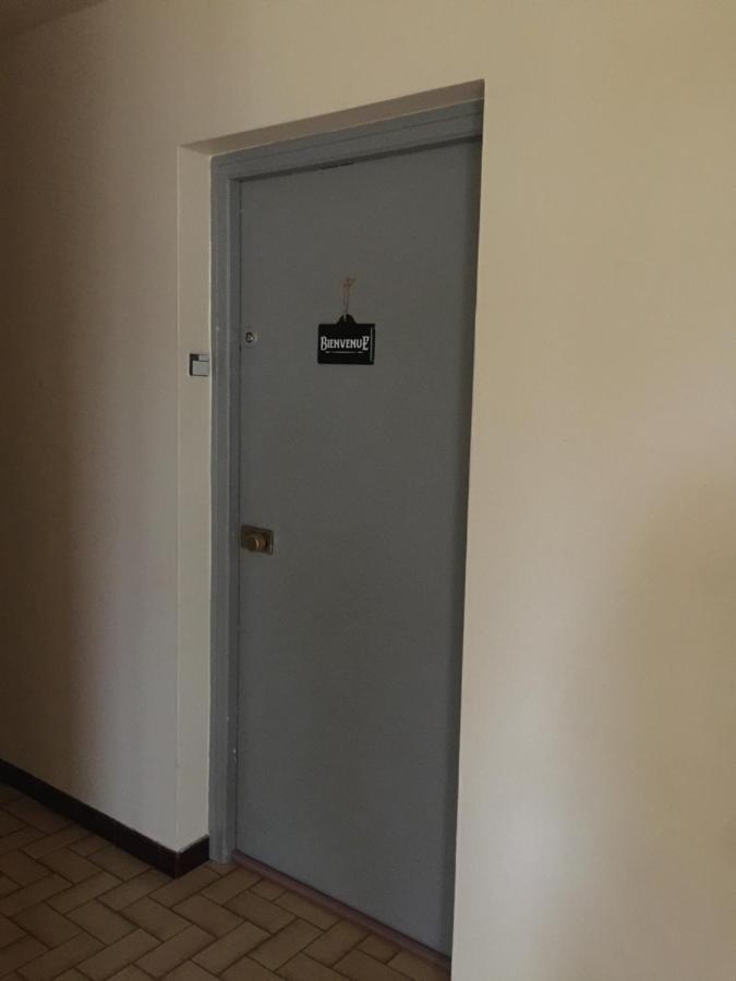 Studio Cabine,4 Personnes ,Renove,Au Calme,200 M De La Plage,Parking Prive Sète Esterno foto